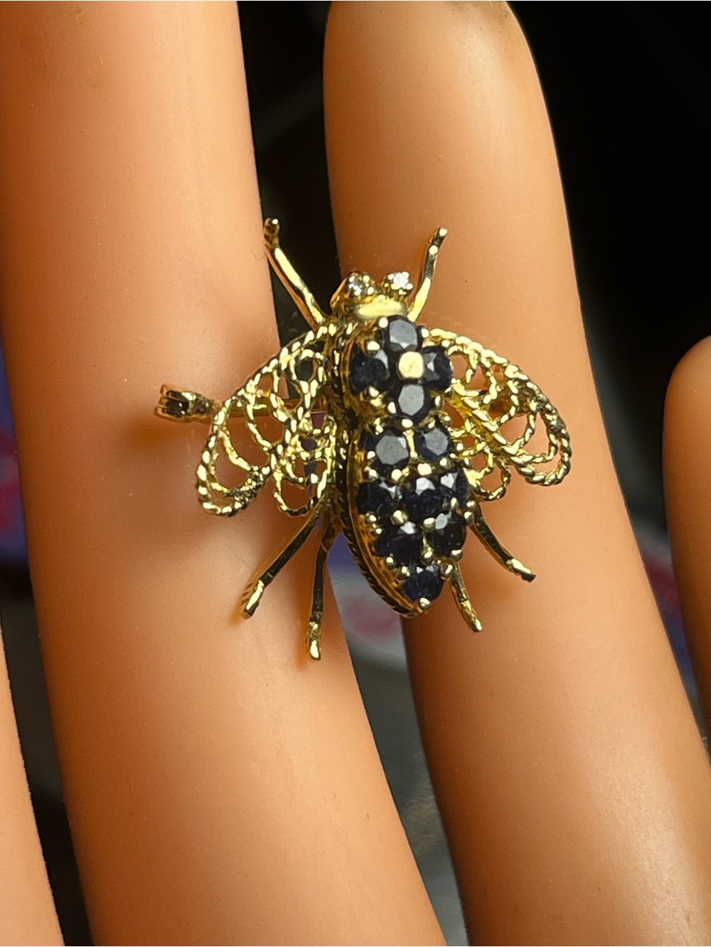 VINTAGE 14K YELLOW GOLD FILIGREE PIN-BROACH "FLY": NATURAL SAPPHIRES & DIAMONDS